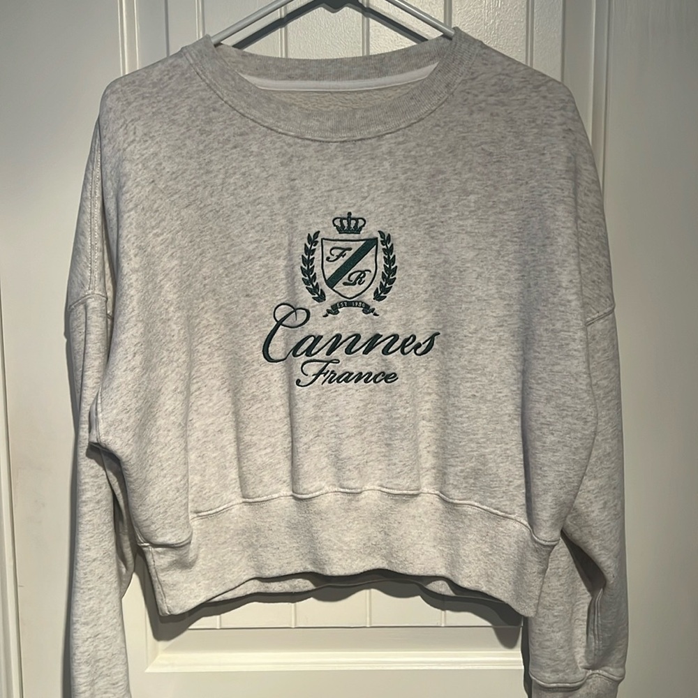 A&F soft collection crew neck size medium ✨